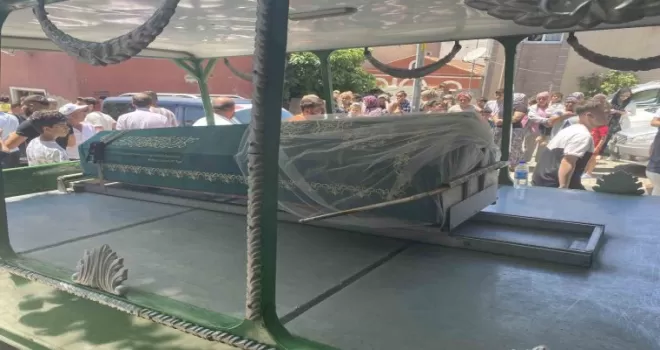 Motosiklet kazasında hayatını kaybeden Eda son yolculuğuna uğurlandı
