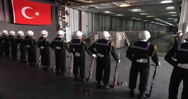 MSB: “81 ton ve 148 plaket yardım malzemesi Beyrut’a ulaştırıldı”
