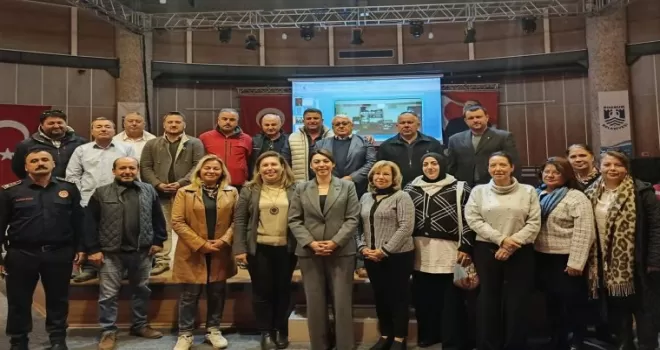 Muğla Büyükşehir’den muhtarlara akademik destek