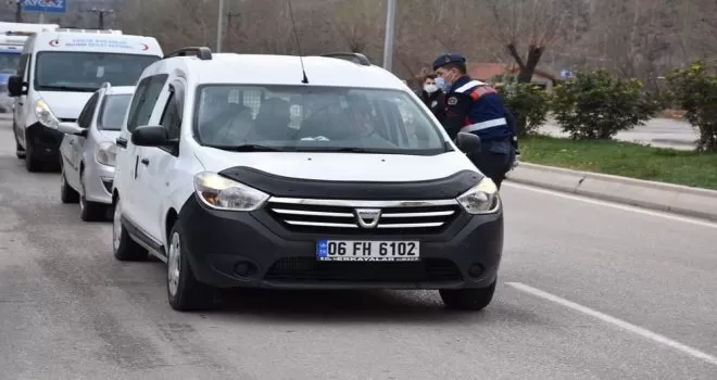 Nallıhan’da araçlar dezenfekte ediliyor
