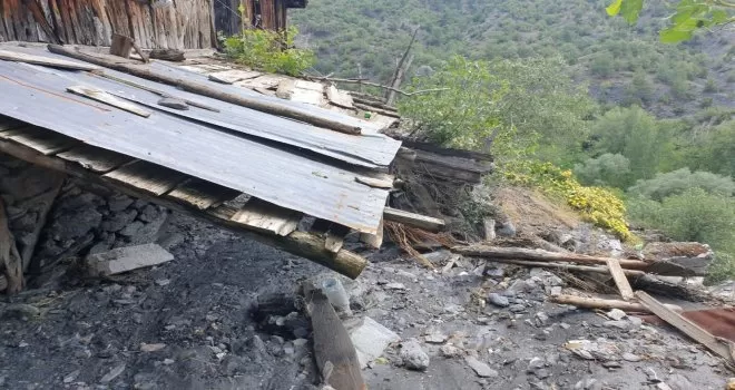 Nallıhan’da dolu ve yağış etkili oldu
