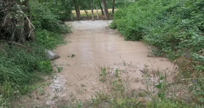 Nallıhan’da sel sonrası bir ev taşkın tehlikesi yaşadı
