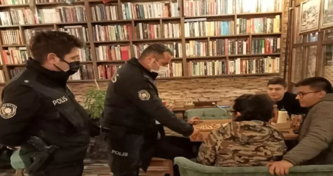 Nallıhan Polisi Gece Denetimlerini Sürdürüyor
