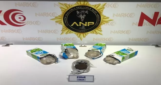 Narkotik köpeği Toma 2 kiloya yakın uyuşturucuyu yakalattı
