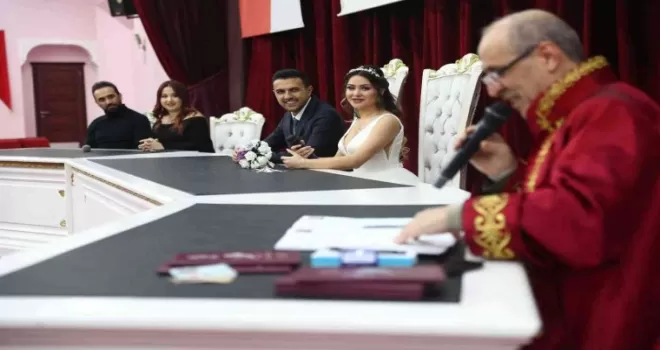 Nikah salonlarında 02.02.2022 yoğunluğu
