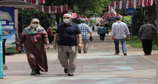 O isim uyardı: “Emekliyseniz maaşınıza haciz koydurmayın”
