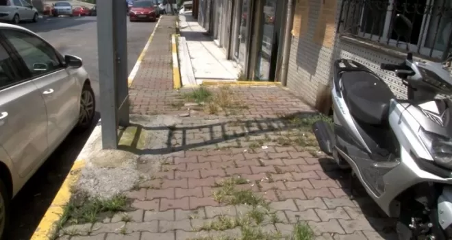 Oğlunun gözü önünde karısını vurdu
