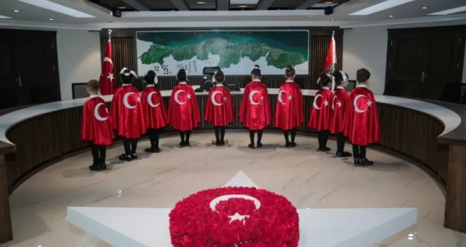 Öğrenciler Trafik Haftası için emniyete gitti