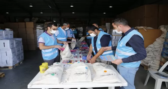 Öğrencilerin kırtasiye malzemeleri Başakşehir Belediyesi’nden
