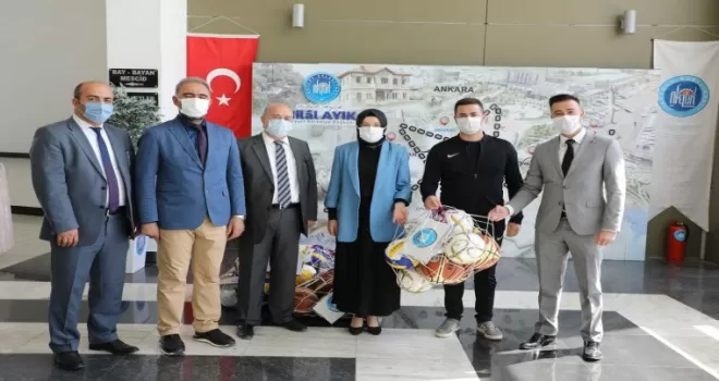 Okullara destek sürüyor
