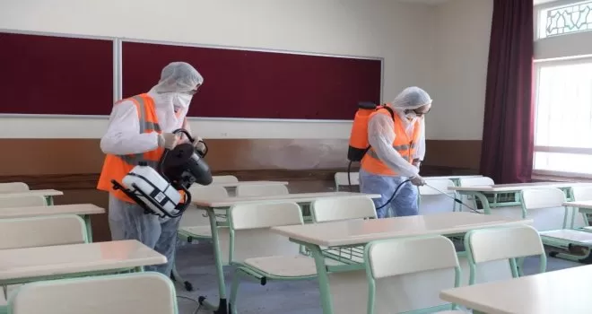 Okullarda sınav dezenfeksiyonu başladı
