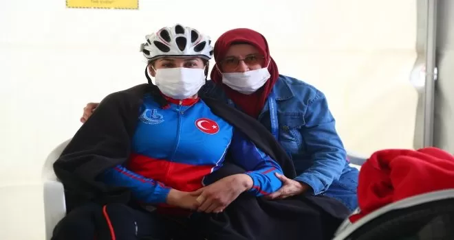 Olimpiyat yolundaki Hamide’nin en büyük destekçisi annesi
