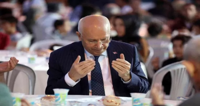 Önce mahallede iftar, sonra parkta sohbet
