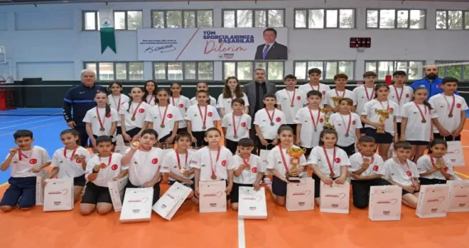 Osmangazi Belediyespor’dan badmintonda tarihi başarı