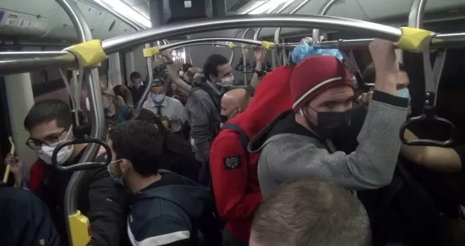 Otobüste sosyal mesafesiz yolculuk
