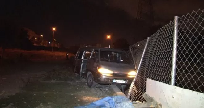 Otomobil hırsızları ve polis arasında uzun kovalamaca
