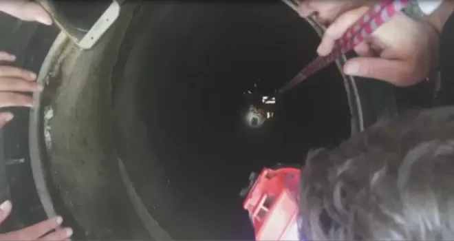 Oynarken su kuyusuna düşen çocukları itfaiye kurtardı
