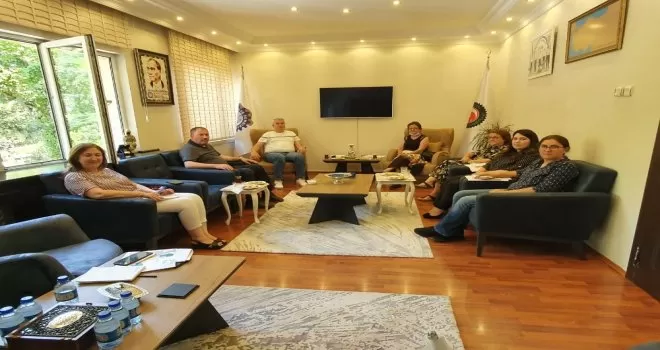 Öz İplik İş Sendikası el dokuması halıların desen ve motiflerini inceleyecek
