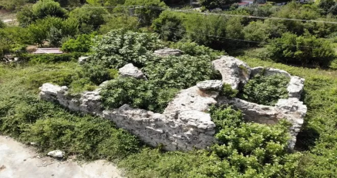 600 yıllık hamam defineciler tarafından talan edildi