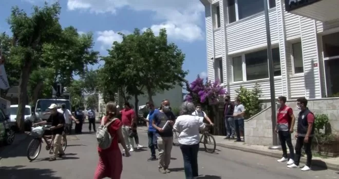 (Özel) Adalarda kıyıların halka kapatılması protesto edildi
