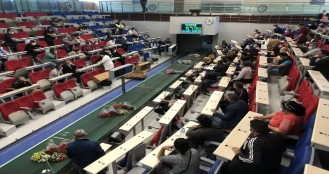 (Özel) Anneler Günü öncesi çiçek mezatlarında yoğunluk yaşandı
