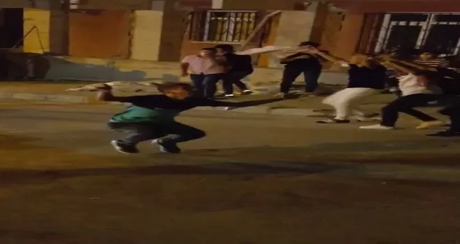 (Özel) Asker uğurlama gecesinde koronaya aldırış etmeden halay çektiler
