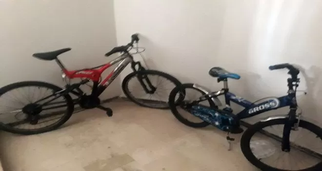 Başakşehir’de mahalle sakinlerini bıktıran hırsız kamerada