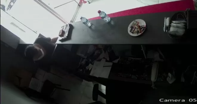(Özel) Bayram temizliği yapan kebapçıya hırsızlık şoku
