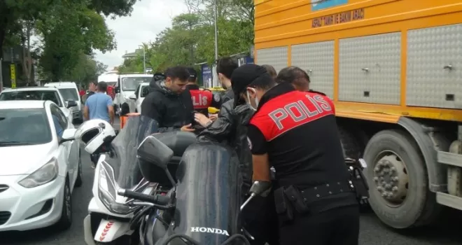 (Özel) Beşiktaş polisinden okul çevrelerinde sıkı denetim
