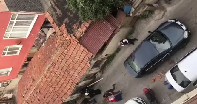 (Özel) Beyoğlu’nda pompalı dehşeti kamerada: 1 ölü
