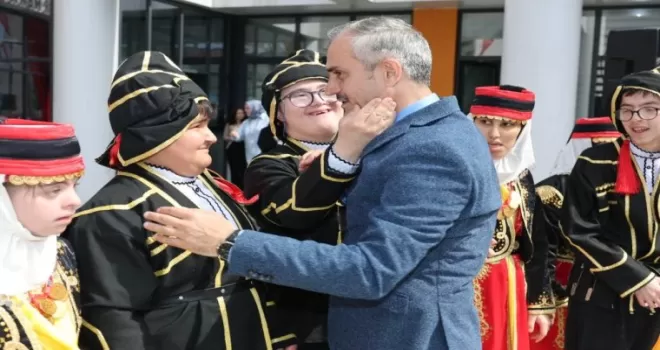 Özel bireylerden, Çayırova’da en özel program