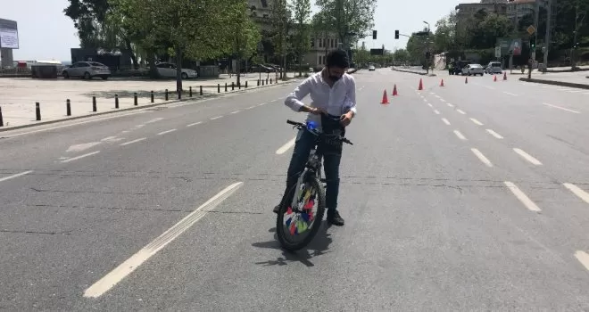Bisikletle işe giden güvenlik görevlisi trafik denetimine takıldı