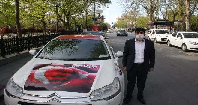 (Özel) ‘Biz Bize Yeteriz Türkiyem’ kampanyasına destek için aracını giydirdi
