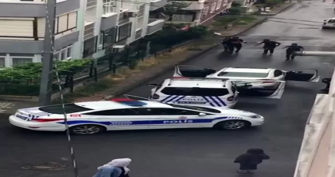 (ÖZEL) Dur ihtarına uymayan araçtan uyuşturucu çıktı

