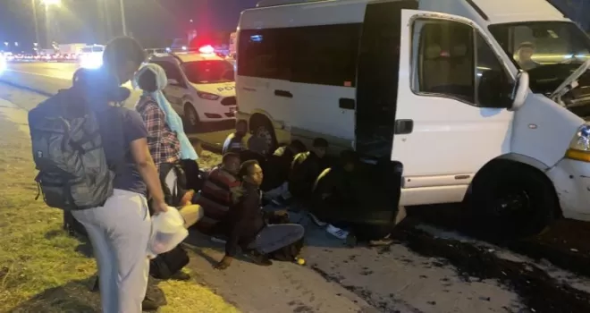 (ÖZEL) Esenyurt’ta göçmen kaçakçıları suçüstü yakalandı
