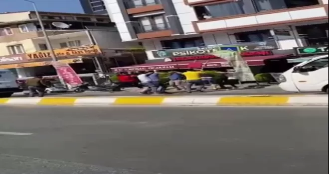 (ÖZEL) Esenyurt’ta park kavgasında ortalık savaş alanına döndü

