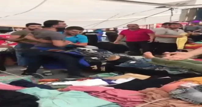 (Özel) Esenyurt’ta pazarcıların kavgası kamerada
