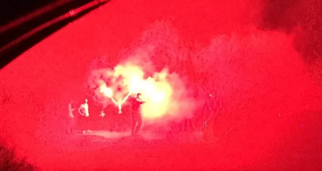 Evlilik teklifinde sosyal mesafe hiçe sayılarak halaylar çekildi