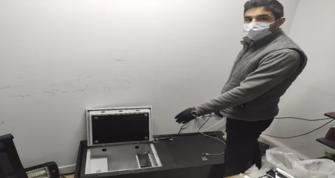 (ÖZEL) Fatih’te 1 milyon TL çaldıkları kasada 5 TL bırakıp kayıplara karıştılar
