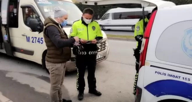 (ÖZEL) Fazla yolcu taşıyan minibüs şoförüne trafik polisi şoku
