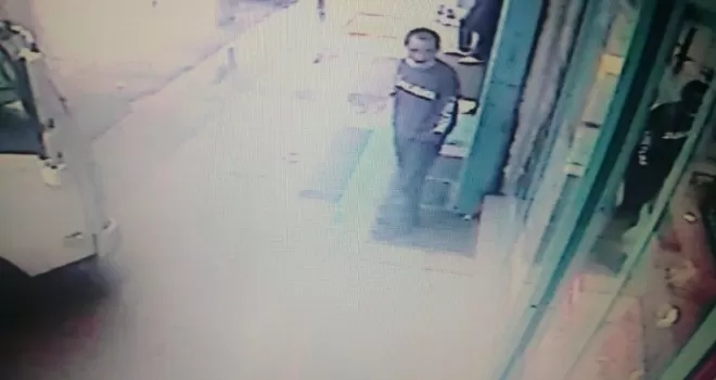 (Özel) Gaziosmanpaşa’da zihinsel engelli çocuğun cep telefonu böyle çalındı
