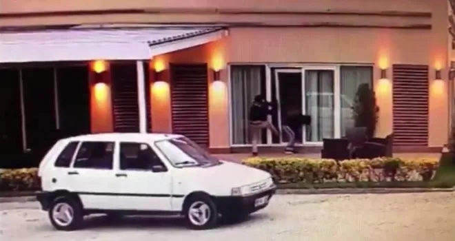 Özel güvenlik kıyafeti giyip iş yerini soydular
