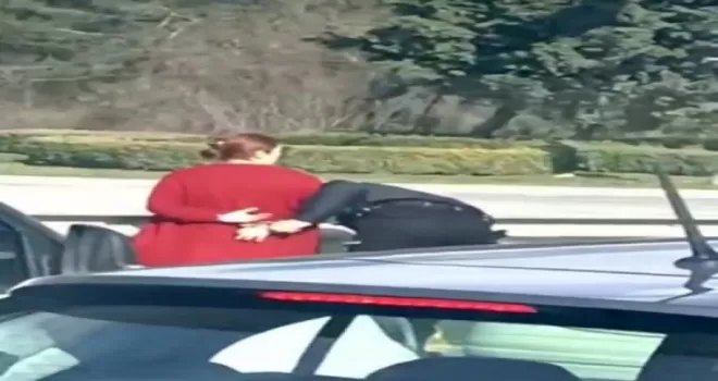 (ÖZEL) Hırsızlıktan aranan kadınlar uygulama noktasında yakalandı
