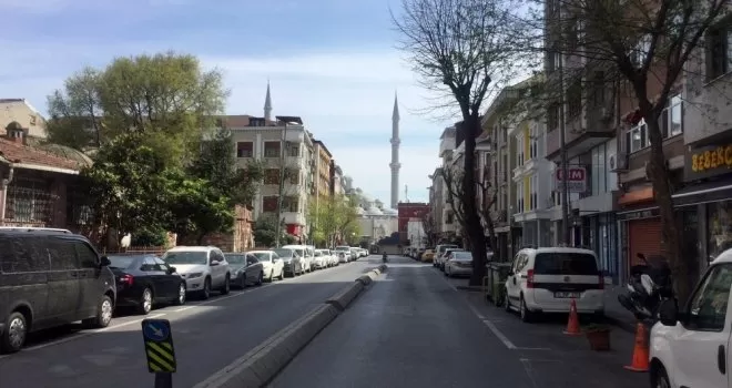 İstanbul’da camilerden ‘evde kalın’ çağrısı