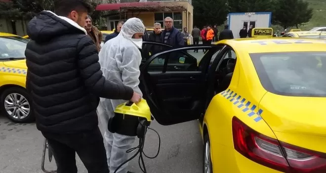 İstanbul’da taksilerde ve taksi duraklarında korona virüs önlemi