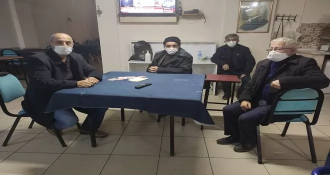 İstanbul’da tuhafiye görünümlü kıraathaneye baskın kamerada