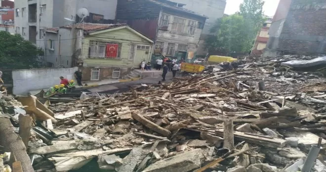 İstanbul’da yanmış kafatasının bulunduğu enkazdan insan kemikleri çıktı