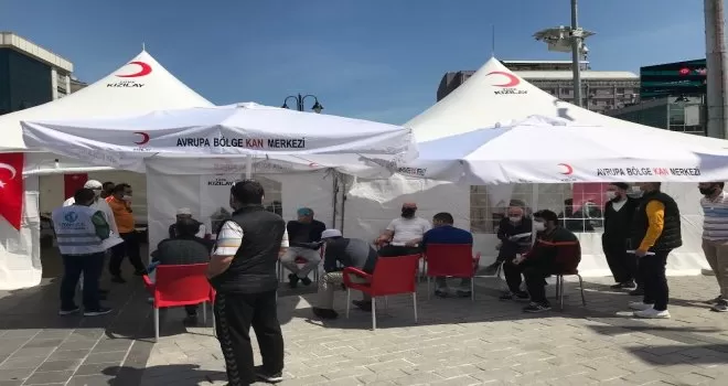 Özel izin alan vatandaşlar kan bağışında bulundu
