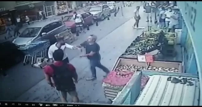 (Özel) - Kadıköy’de bıçaklı dehşet  kamerada

