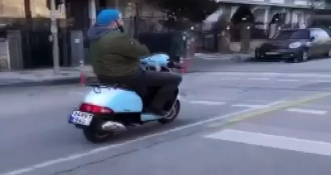 (Özel)- Kadıköy’de motosikletle ölümüne yolculuk kamerada
